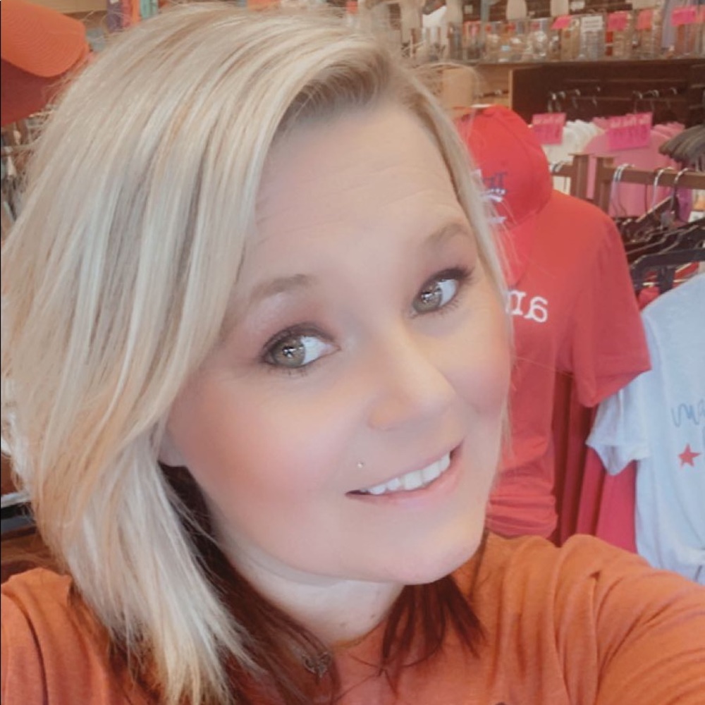 Meet your Posher, Ashley